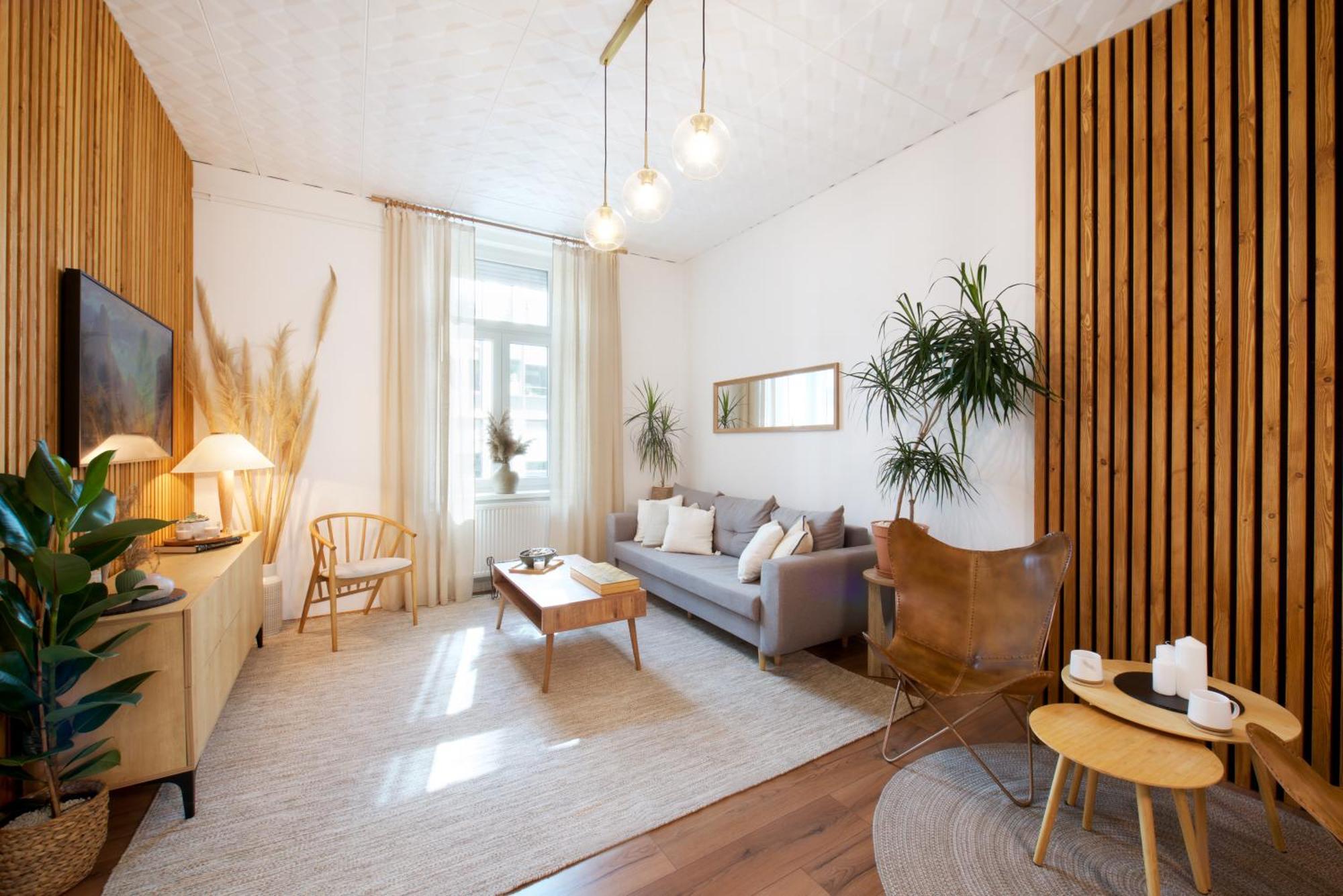 Symphony - Free Parking & Airport Taxi Apartment *